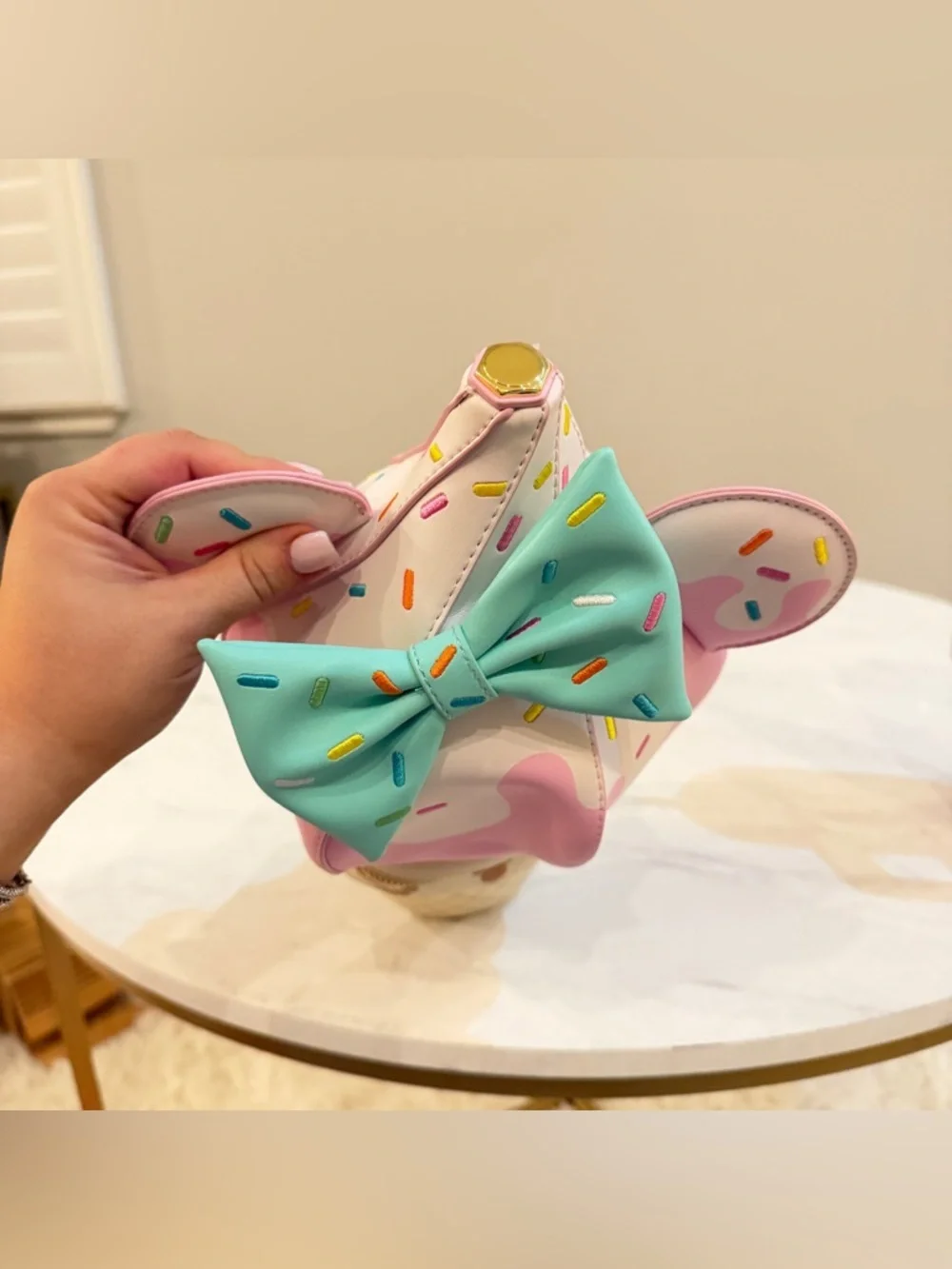 NEW Loungefly Stitch Shoppe Disney Minnie Soft Serve Ice Cream Crossbody Bag - Picture 4 of 16